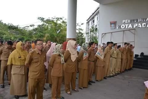 ASN Pemko Padang mengikuti Apel beberapa waktu lalu. (Humas Pemko Padang)