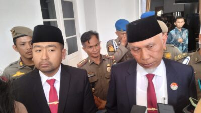 Gubernur Sumbar Mahyeldi Ansharullah memberikan tanggapan soal pelarangan wartawan masuk saat prosesi pelantikan Wawako Padang, Ekos Albar.