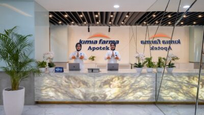 Kimia Farma lakukan ekspansi bisnis di perkotaan hingga pegunungan Papua. Buka 100 apotek baru dan bidik pasar e-commerce.