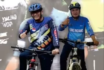 Walikota Hendri Septa dan Wawako Ekos Albar.