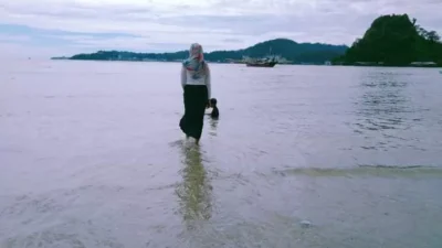 Nikmati anda Weekend wisata pantai Bungus Teluk Kabung, Kota Padang.