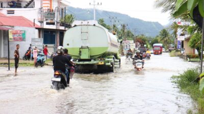 Banjir Rendam Ratusan Rumah di Pesisir Selatan