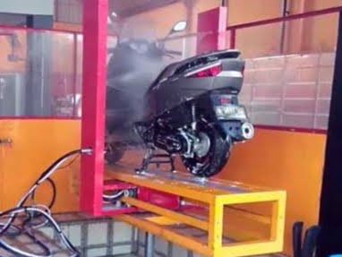 Ilustrasi pencucian motor.