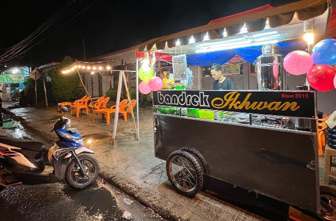 Kios Bandrek Ikhwan.