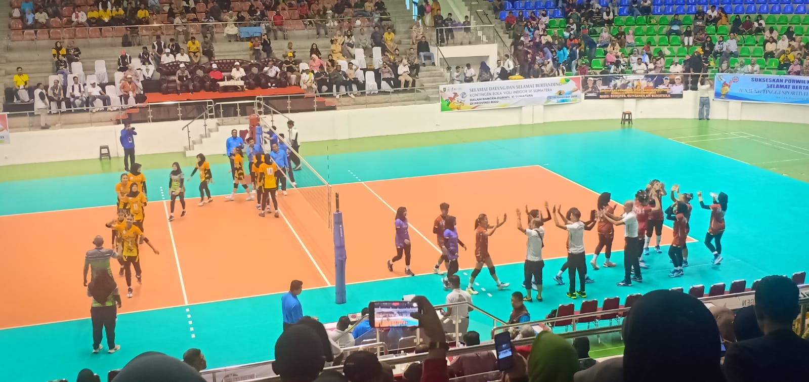 Tim Bola Voli Sumbar berpeluang merebut medali emas di Porwil X-2023 Riau.