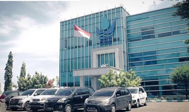 Kantor Pusat Perumda Air Minum Kota Padang.