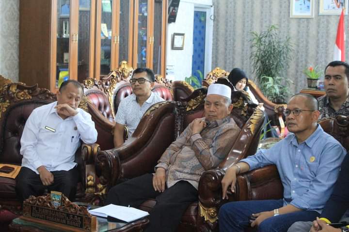 Pemkab bersama DPRD Pasbar ikuti Rakor penanganan dampak bencana banjir dan tanah longsor di Sumbar.