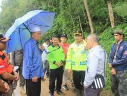 Bupati Pasaman Barat Hamsuardi Tinjau Longsor Rimbo Kejahatan Talamau