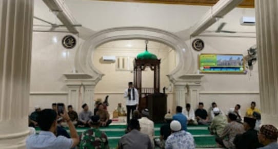 Tim Safari Ramadhan (TSR) yang di pimpin Ketua DPRD Pasbar Erianto saat melakukan Safari Ramadan.