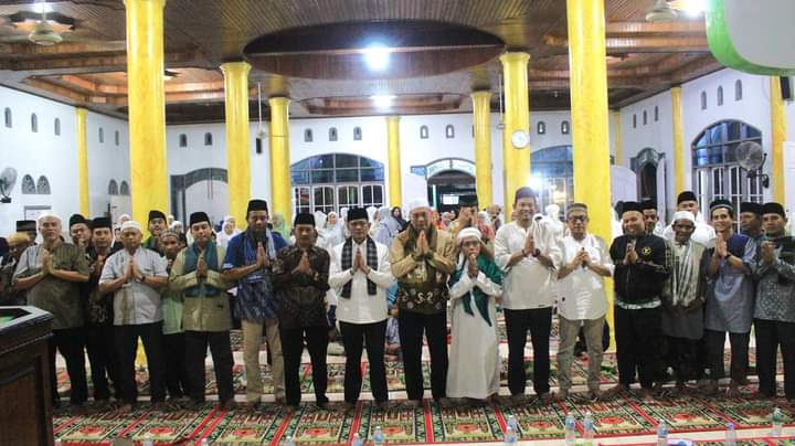 Bupati dan Ketua DPRD Lakukan Safari Ramadhan dan Buka MTQ se-Kenagarian Sariak.