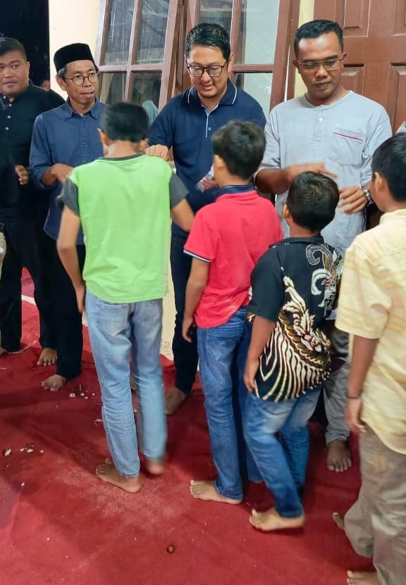 PT Sawita Jaya Air Runding menggelar buka puasa bersama dengan anak yatim.