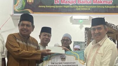 Ketua Tim II Syafari Ramadhan Adlisman saat mengunjungi masjid Baitul Makmur Jorong Dondan, Nagari Gunung Medan, Kecamatan Sitiung, Rabu (20/03/24) malam.