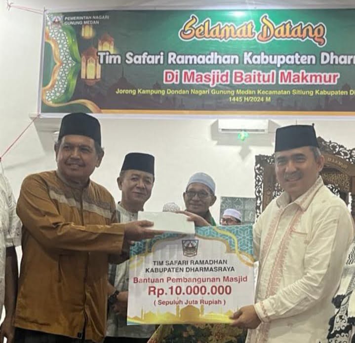 Ketua Tim II Syafari Ramadhan Adlisman saat mengunjungi masjid Baitul Makmur Jorong Dondan, Nagari Gunung Medan, Kecamatan Sitiung, Rabu (20/03/24) malam.