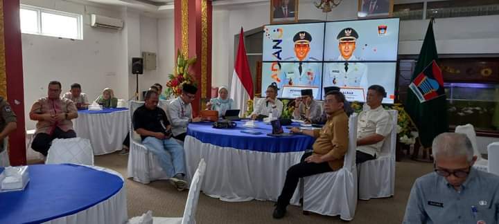Walikota Padang Hendri Septa saat memimpin persiapan kegiatan Festival Muaro Padang.