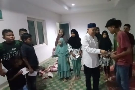PT AWL yang beroperasi di Pasaman Barat menggelar berbuka bersama dan santuni anak yatim.