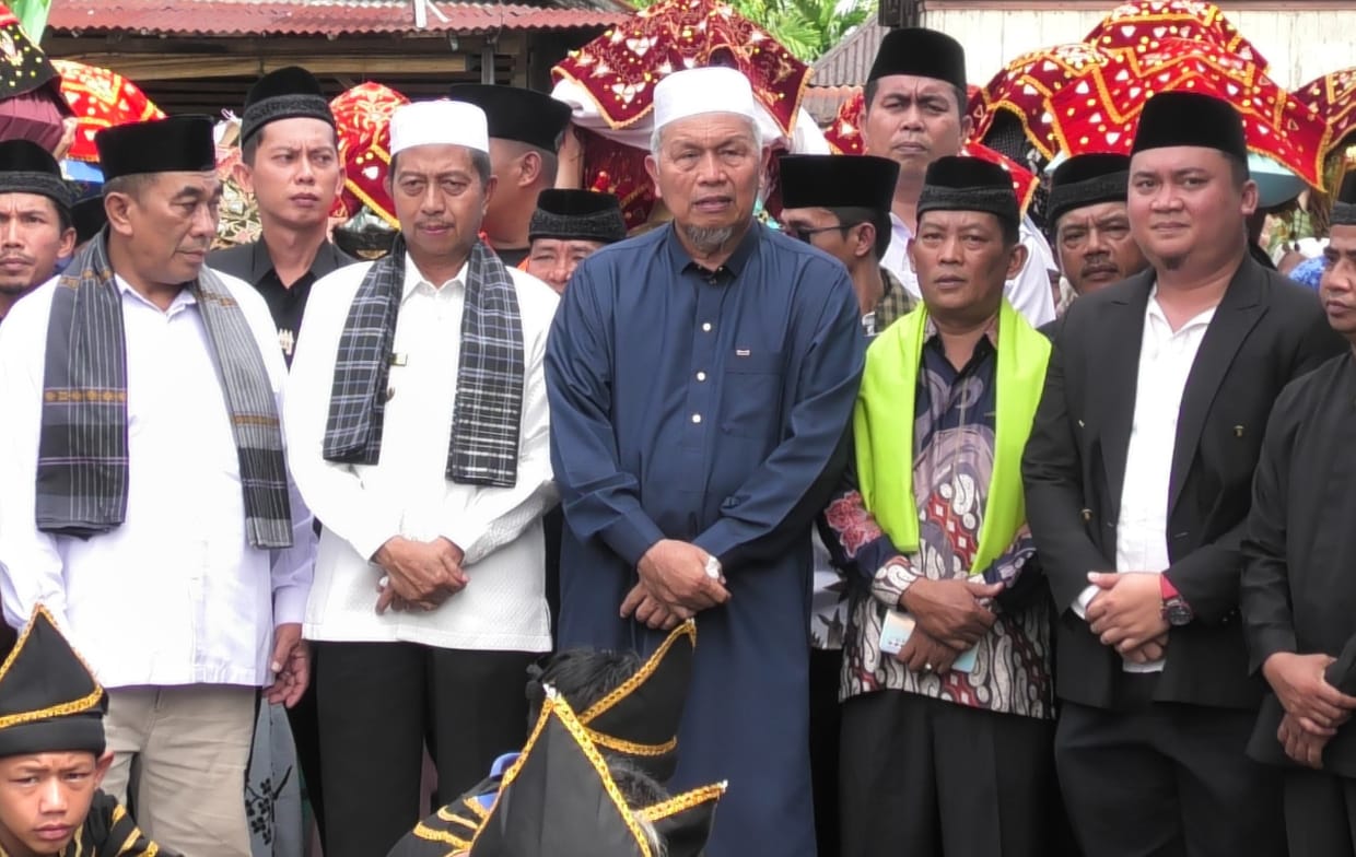 Bupati dan Wabup Pasbar ikuti iring-iringan Bundo Kanduang Manjujuang Jamba.
