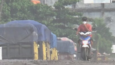 Stopel Batubara yang berada di Sungai Betung , Sungai Rumbai, Dharmasraya ini membuat macet pengguna jalan serta mengakibatkan pencemaran udara.