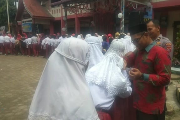 SD Negeri 09 Pasaman Gelar Pentas Seni dan Pepasan Siswa Kelas VI.