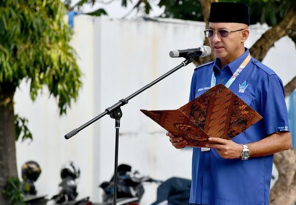 Direktur Utama Perumda AM Padang, Hendra Pebrizal saat menjadi Irup.