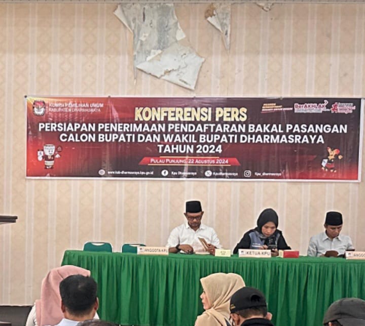 Komisi Pemilihan Umum (KPUD) gelar konferensi pers, di Aula pertemuan Kampus Unand III setempat. Kamis (22/08/24).