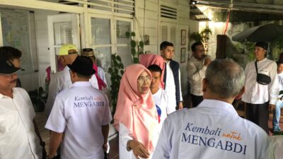 Pasangan Bakal Calon  Hendrajoni dan Risnaldj jelang mendaftar ke KPU Pesisir Selatan.