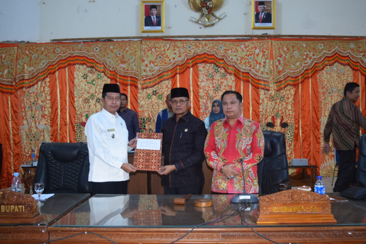 DPRD Pasbar menggelar rapat paripurna dalam Rangka nota pengantar rancangan KUA-PPAS RAPBD.