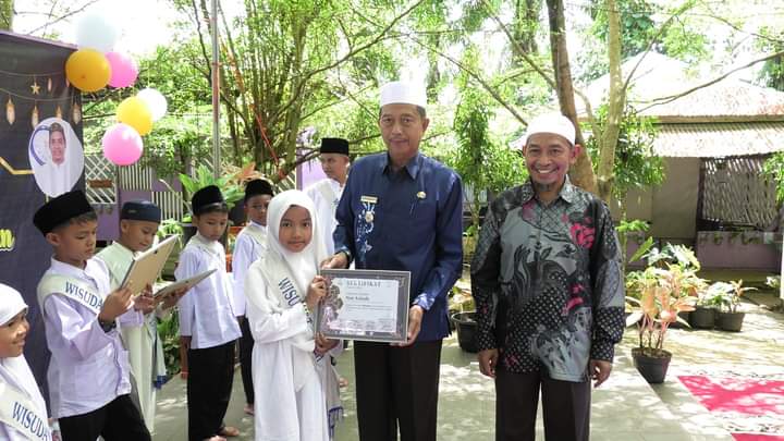 Wabup Risnawanto apresiasi kegiatan Wisuda Tahfidz Al Quran liburan Yayasan Ainur Rahmah.