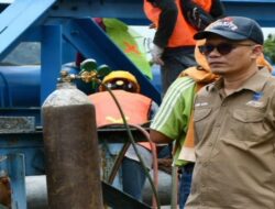 Perumda AM Padang Lakukan Pemeliharaan Jaringan Intake  Kampung Koto