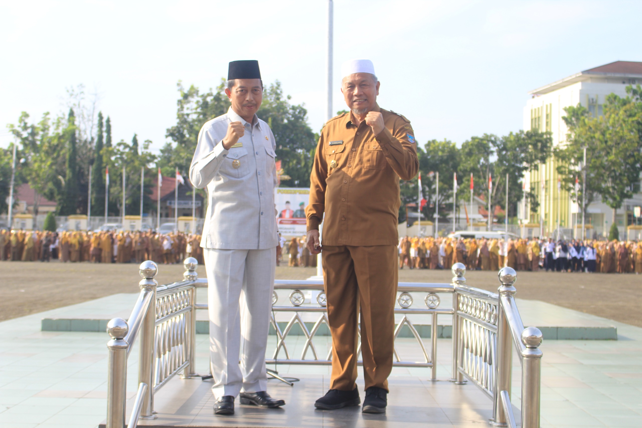 Pemerintah Kabupaten Pasaman kembali melaksanakan apel gabungan pada Senin (2/9/2024) di halaman kantor bupati setempat.