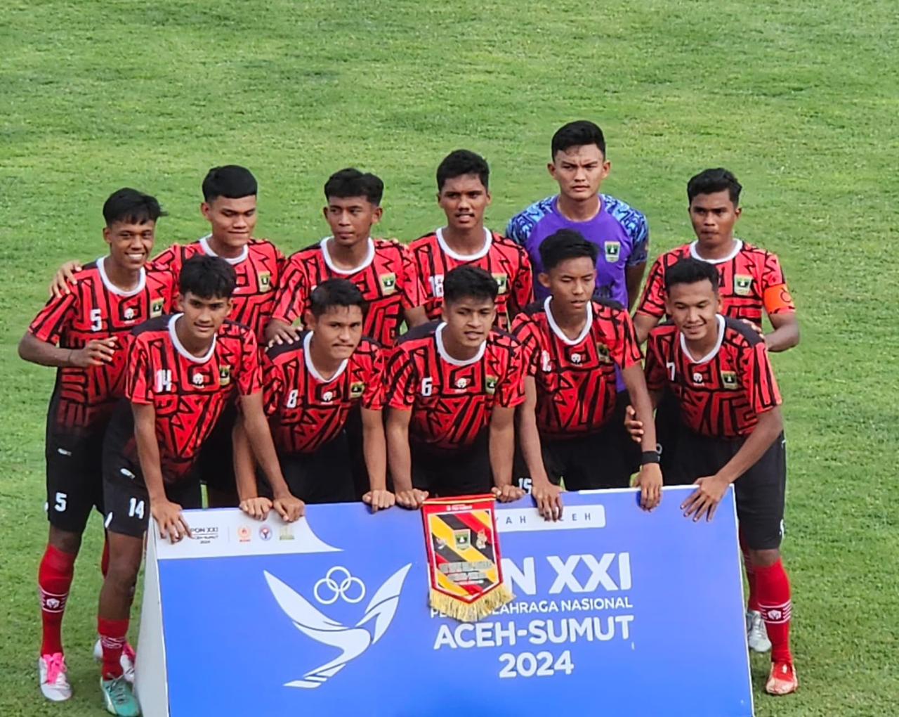 Starting Eleven Tim sepakbola PON Sumbar saat menghadapi Gorontalo.