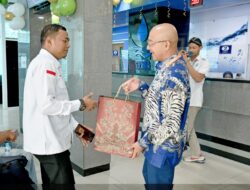 Harpelnas 2024, Perumda AM Padang Berikan Surprise pada Pelanggan 