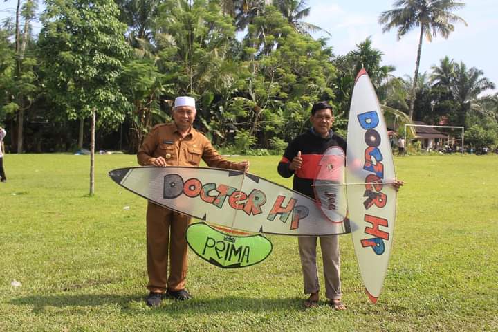 Festival Layang-layang Piala Bupati Pasaman Barat resmi dibuka Bupati Hamsuardi.