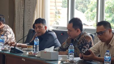 Tindak lanjuti aspirasi nakes terkait PPPK, DPRD Pasaman Barat menggelar hearing bersama dinas terkait.