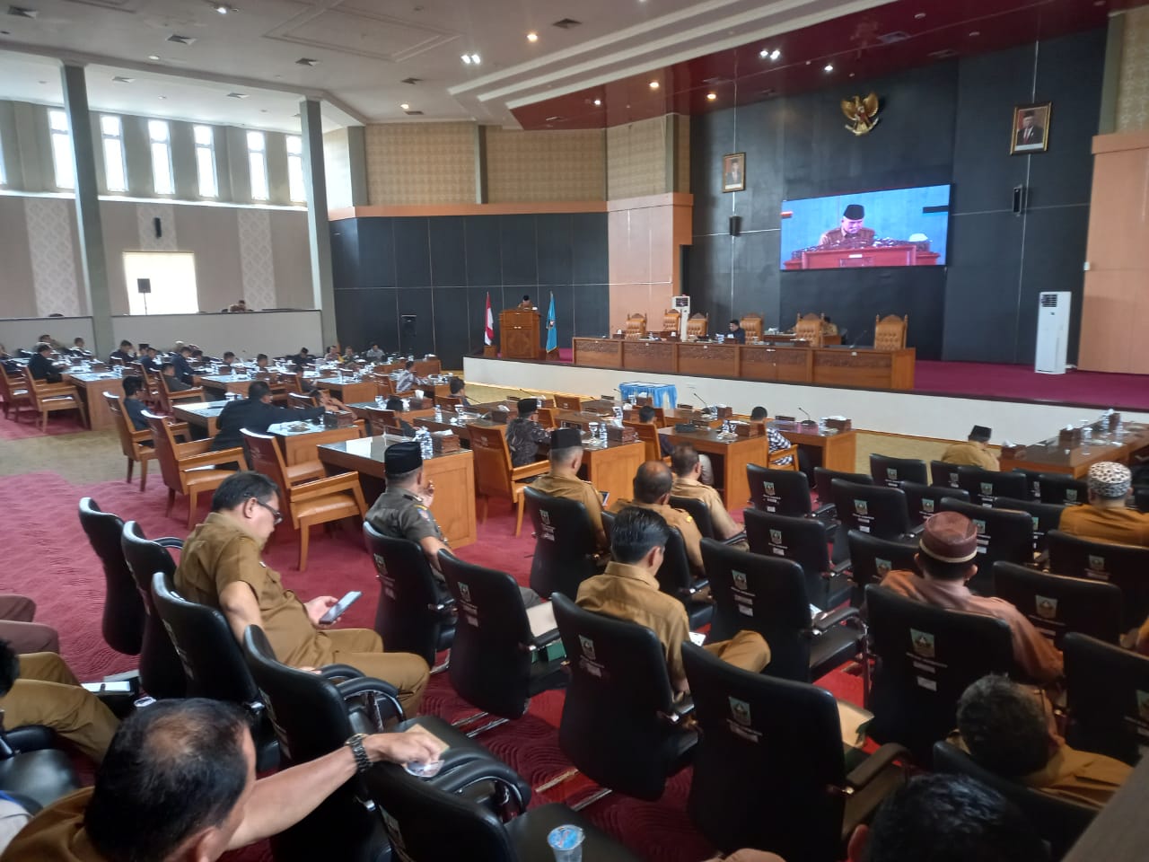 Rapat Paripurna DPRD dalam rangka penyampaian pendapat akhir bupati, terkait dengan ranperda tentang Perubahan APBD tahun anggaran 2024.