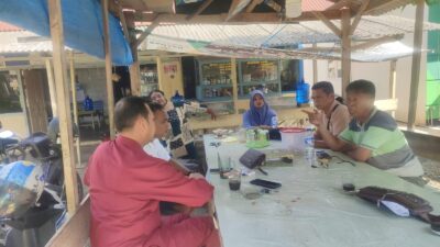 Para jurnalis di Kabupaten Dharmasraya berbaur dan berkumpul membahas isu terkini di kabupaten tersebut.