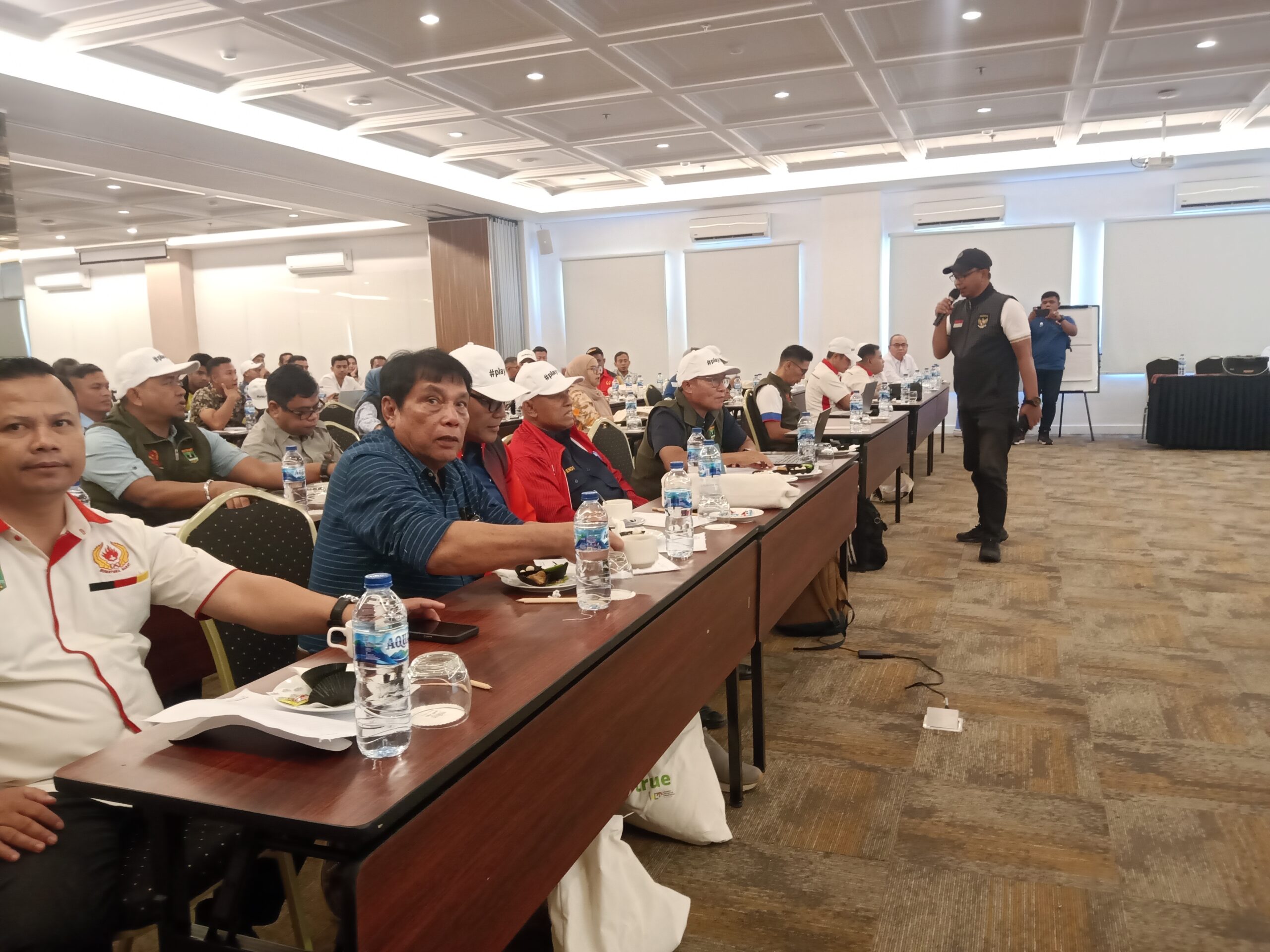 Pelaku olahraga Sumatera Barat mengikuti kegiatan dan sosialisasi doping, Rabu (30/10/2204).