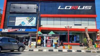 Lorus Padang Jalan Pattimura No.5 Padang.