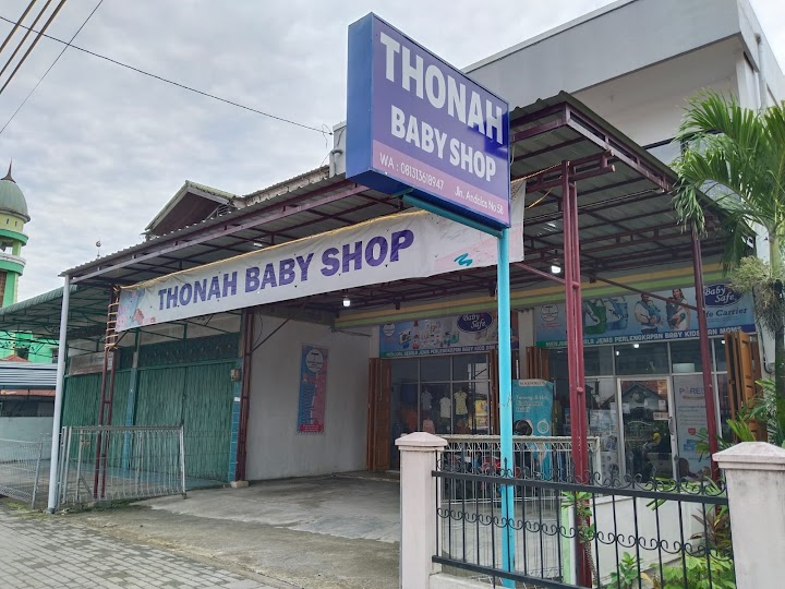 Salah satu cabang toko Thonah Baby Shop.