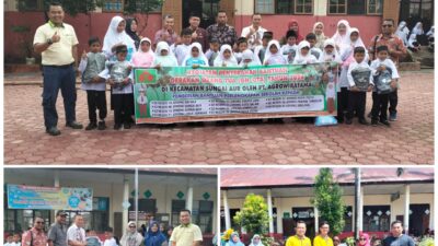 PT Agrowiratam salurkan bantuan perlengkapan sekolah ke 11 SD di Sungai Aur.