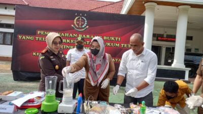 Kejaksaan Negeri Pulau Punjung, kembali melakukan pemusnahan Barang Bukti (BB) kejahatan.