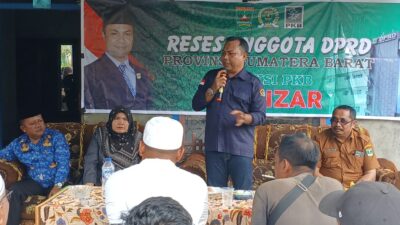 Donizar saat menggelar Reses di Nagari Muara Kiawai, Pasaman Barat.