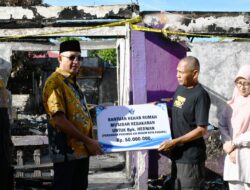 Perumda AM Padang Bantu Mantan Karyawan Korban Kebakaran