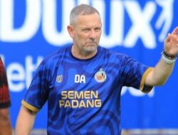 Jajaran Pelatih Semen Padang, Istimewa!