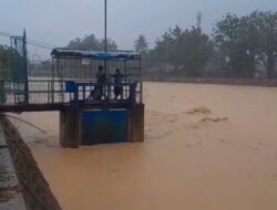 Hujan Deras Seharian, Material Pasir Timbun Beberapa Intake