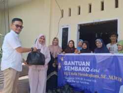 Lisda Hendrajoni Sebar Ratusan Paket Sembako di Kota Padang