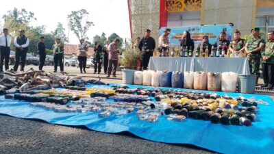 Ratusan Miras Berbagai Merek Dimusnahkan