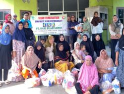 PT SBS Bagikan 314 Paket Lebaran